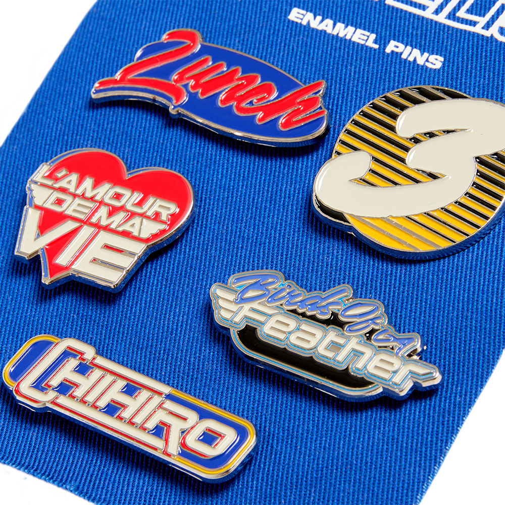 HIT ME HARD AND SOFT Tracklist Pin Set